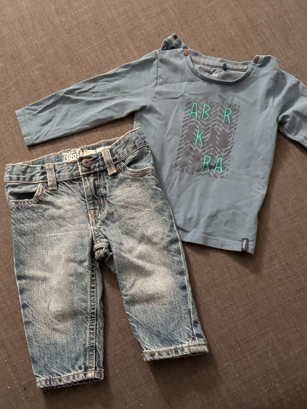 Blue Graphic Long-Sleeve Tee & Denim Jeans Set - Picture 1 of 3